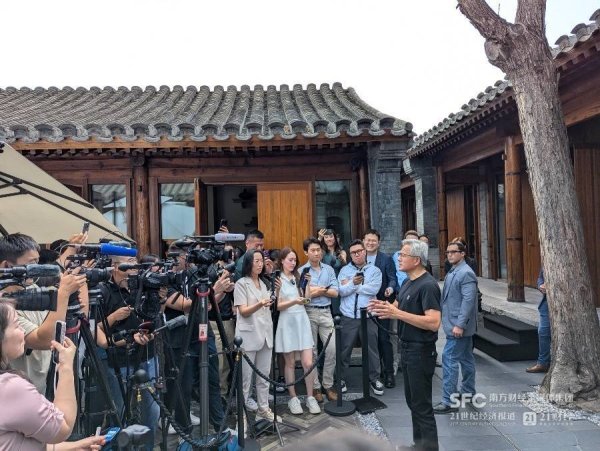 速盈策略 黄仁勋：H20正加速生产 低估华为和中国制造的人都极其天真